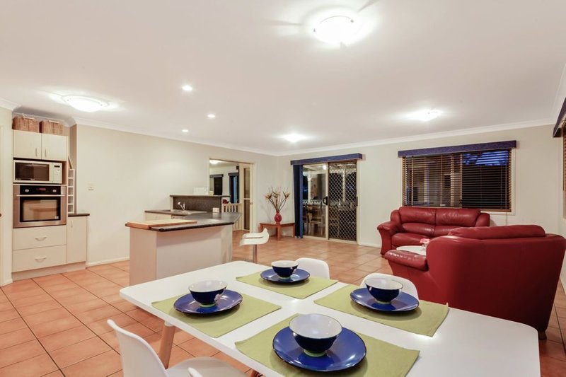 Photo - 32 Selkirk Crescent, Ferny Grove QLD 4055 - Image 8