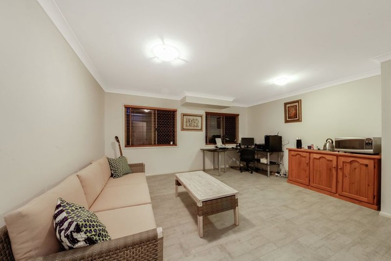 Photo - 32 Selkirk Crescent, Ferny Grove QLD 4055 - Image 20