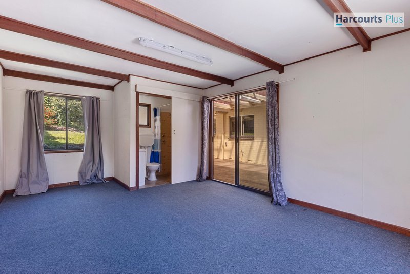 Photo - 32 Shamrock Road, Hallett Cove SA 5158 - Image 19