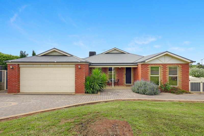 Photo - 32 Shaw Drive, Romsey VIC 3434 - Image 1