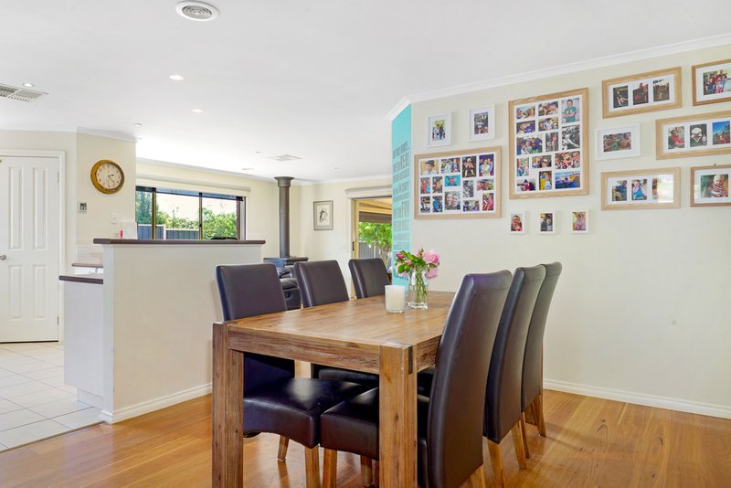 Photo - 32 Shaw Drive, Romsey VIC 3434 - Image 5