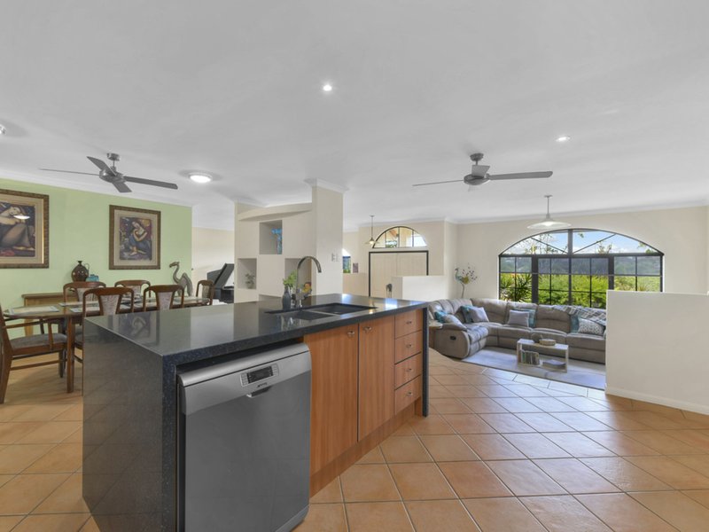 Photo - 32 Silkyoak Way, Albany Creek QLD 4035 - Image 6