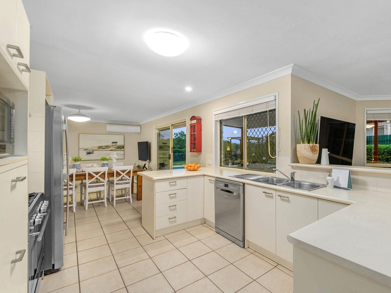 Photo - 32 Silvereye Crescent, Albany Creek QLD 4035 - Image 4