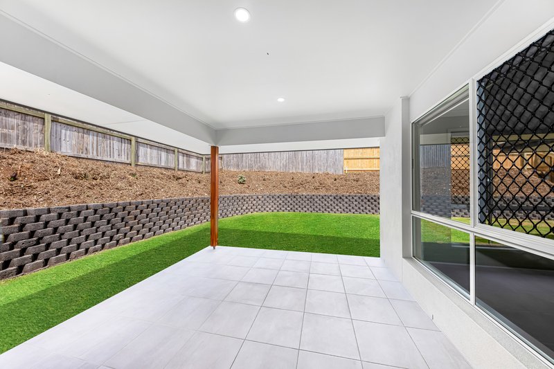 Photo - 32 Silverwood Drive, Burnside QLD 4560 - Image 5
