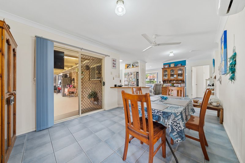 Photo - 32 Solandra Circuit, Regents Park QLD 4118 - Image 6