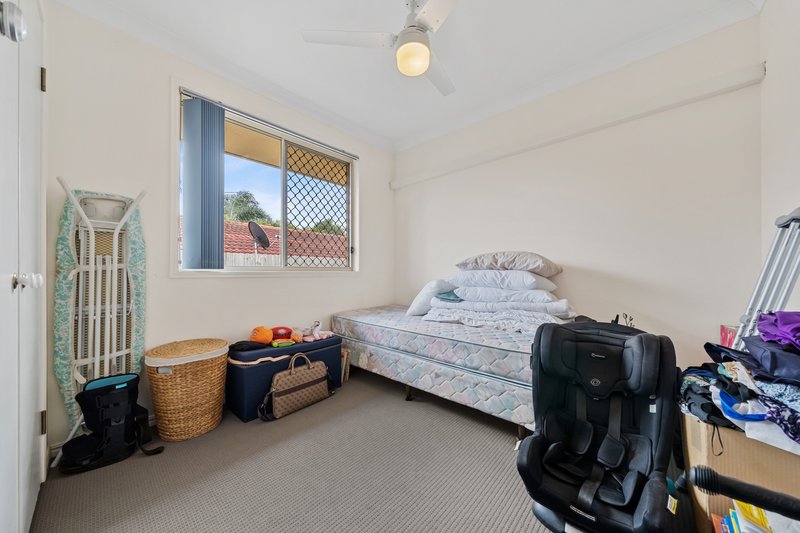 Photo - 32 Solandra Circuit, Regents Park QLD 4118 - Image 13