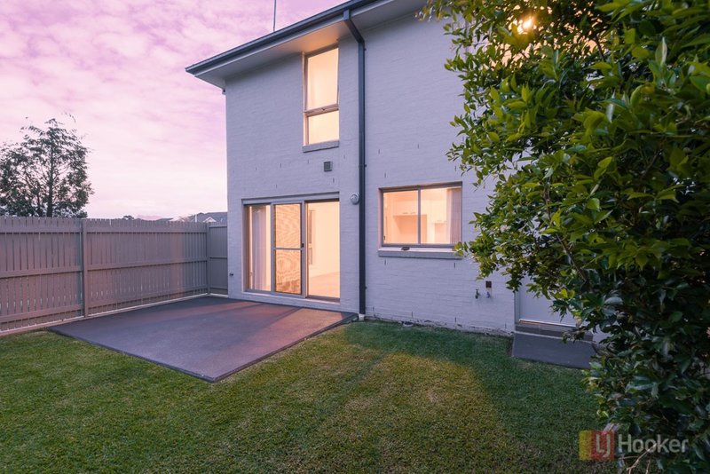 Photo - 32 Sovereign Circuit, Glenfield NSW 2167 - Image 8