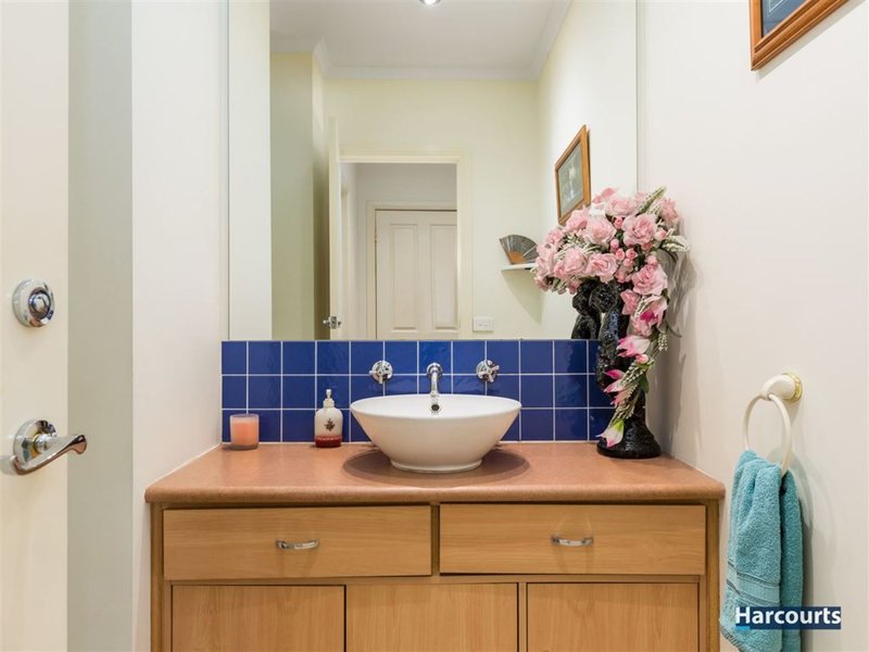 Photo - 32 Sovereign Crest Boulevard, Rowville VIC 3178 - Image 7