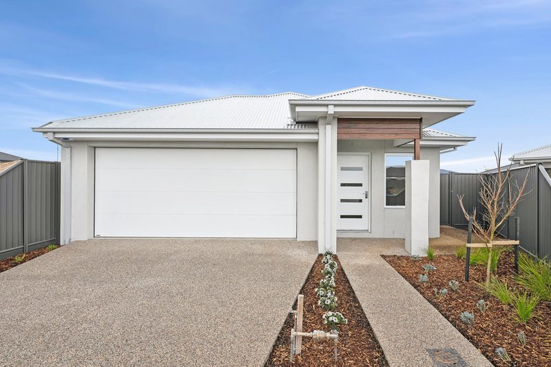 32 Sparrowhawk Avenue, Lara VIC 3212