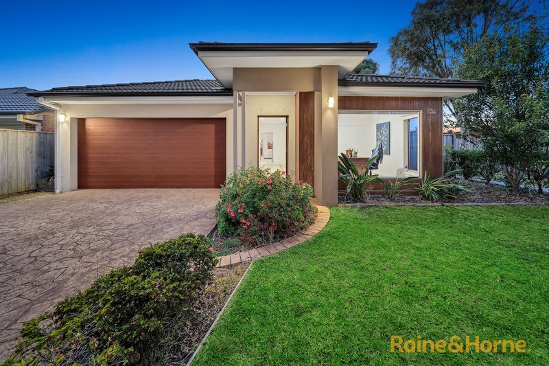 32 Spearwood Rise, Cranbourne West VIC 3977