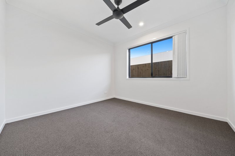 Photo - 32 Springbrook Street, Yarrabilba QLD 4207 - Image 4