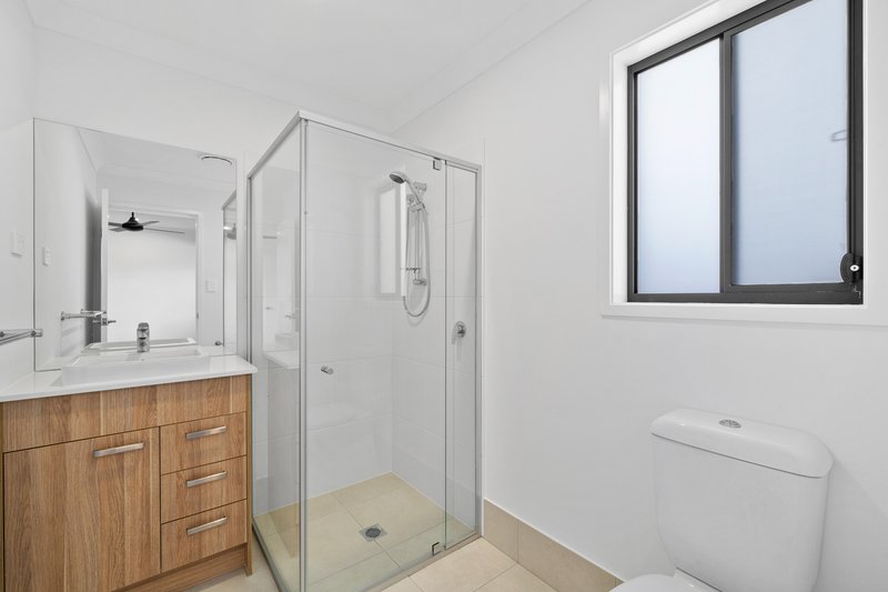 Photo - 32 Springbrook Street, Yarrabilba QLD 4207 - Image 5