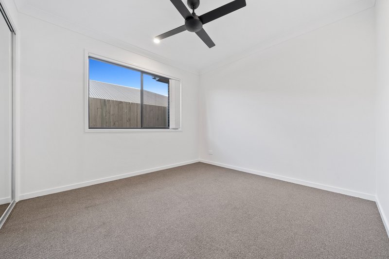 Photo - 32 Springbrook Street, Yarrabilba QLD 4207 - Image 6