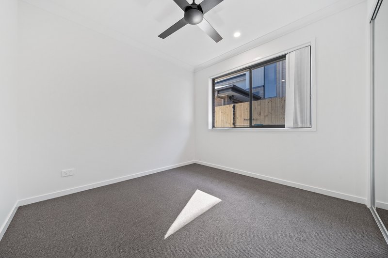 Photo - 32 Springbrook Street, Yarrabilba QLD 4207 - Image 7