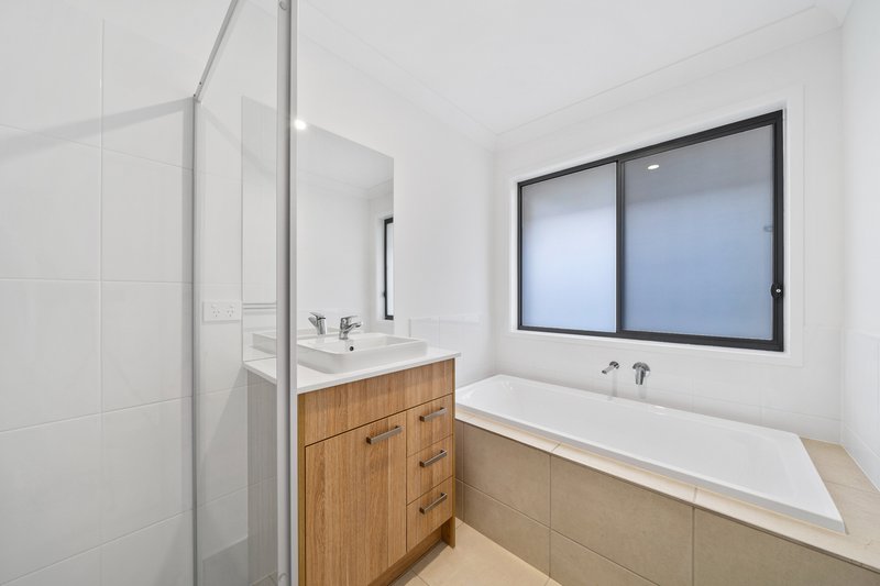 Photo - 32 Springbrook Street, Yarrabilba QLD 4207 - Image 8