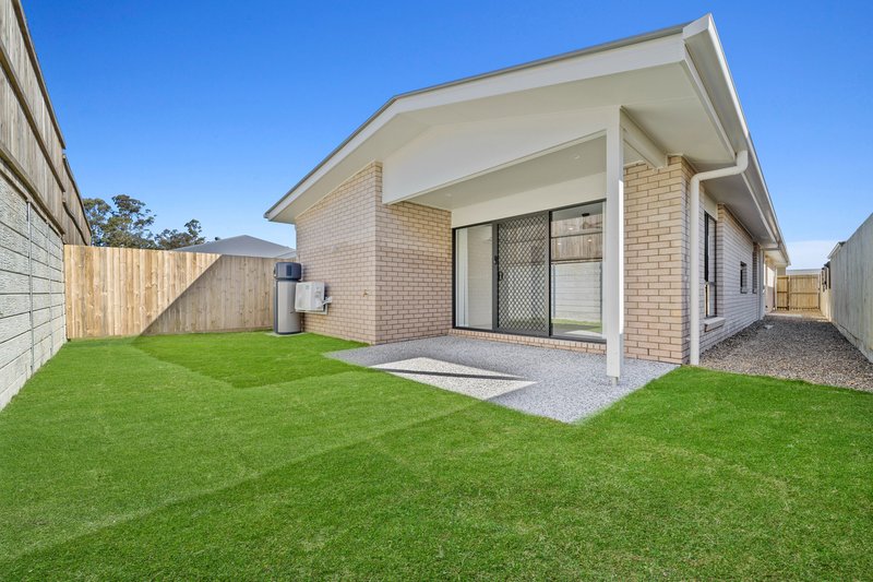 Photo - 32 Springbrook Street, Yarrabilba QLD 4207 - Image 9