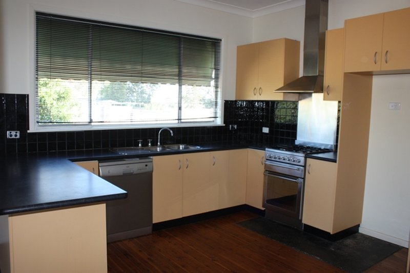 Photo - 32 Steel Street, Corowa NSW 2646 - Image 2