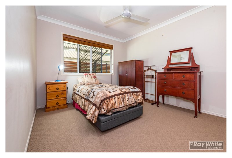 Photo - 32 Stirling Drive, Rockyview QLD 4701 - Image 22