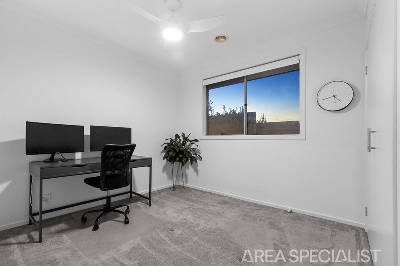 Photo - 3/2 Stockhaven Circuit, Langwarrin VIC 3910 - Image 8