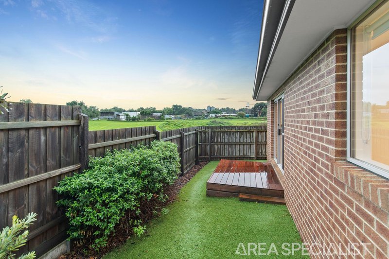 Photo - 3/2 Stockhaven Circuit, Langwarrin VIC 3910 - Image 10