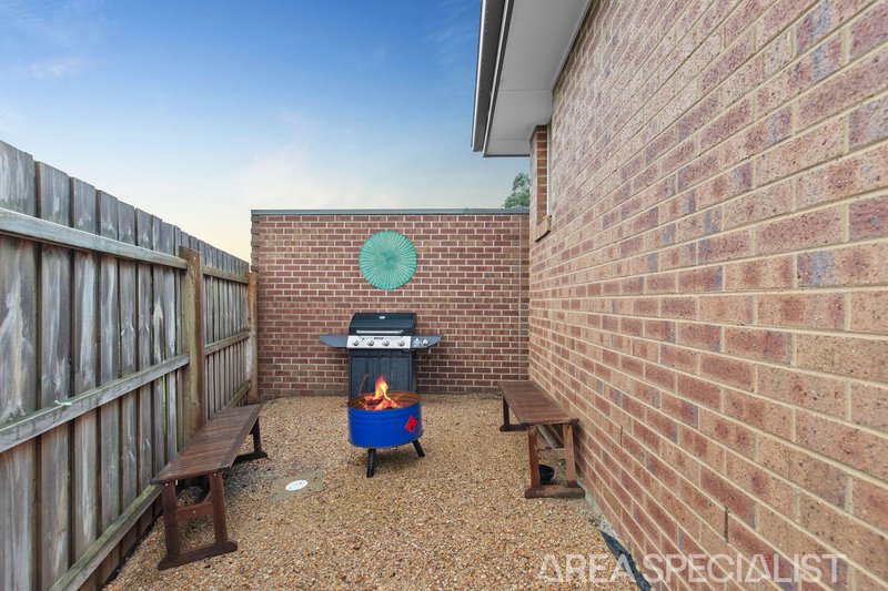 Photo - 3/2 Stockhaven Circuit, Langwarrin VIC 3910 - Image 11