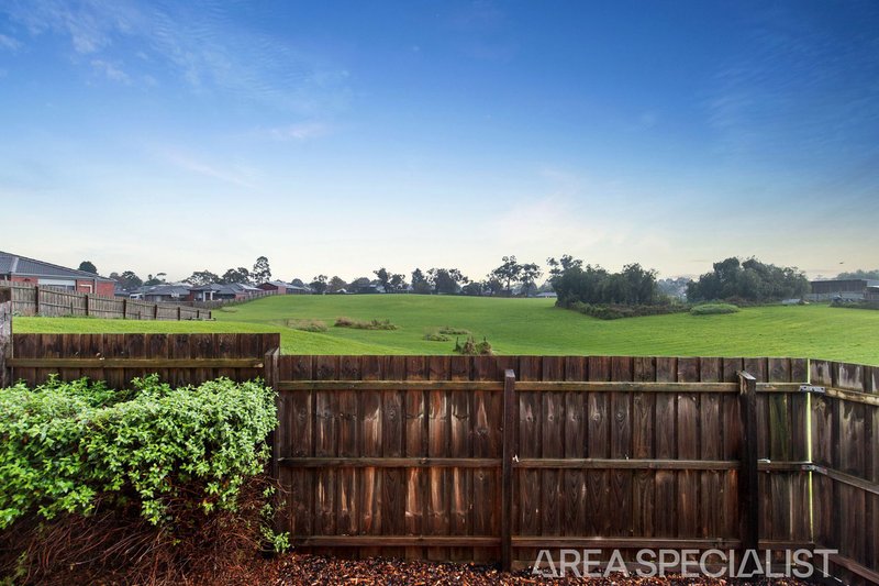 Photo - 3/2 Stockhaven Circuit, Langwarrin VIC 3910 - Image 14
