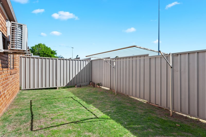 Photo - 32 Stone Street, Wilsonton QLD 4350 - Image 10