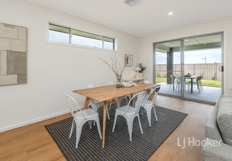 Photo - 32 Stoneleigh Avenue, Mount Barker SA 5251 - Image 7