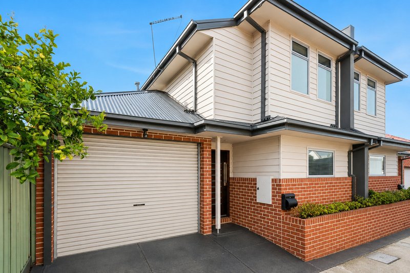 Photo - 32 Strachan Place, Williamstown VIC 3016 - Image 1