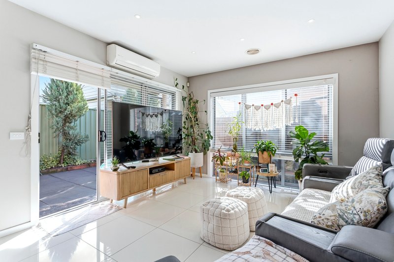 Photo - 32 Strachan Place, Williamstown VIC 3016 - Image 3