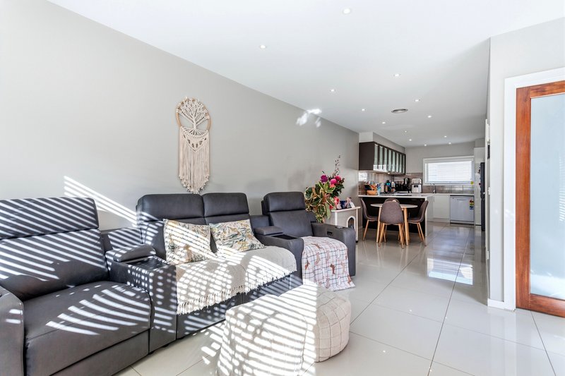 Photo - 32 Strachan Place, Williamstown VIC 3016 - Image 6