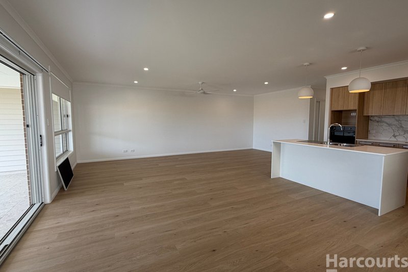 Photo - 32 Strathallan Terrace, Thrumster NSW 2444 - Image 5