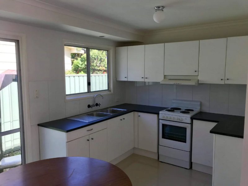 Photo - 32 Strathallen Drive, Boronia Heights QLD 4124 - Image 6