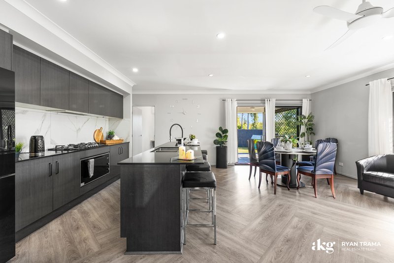 Photo - 32 Sugar Maple Place, Park Ridge QLD 4125 - Image 3
