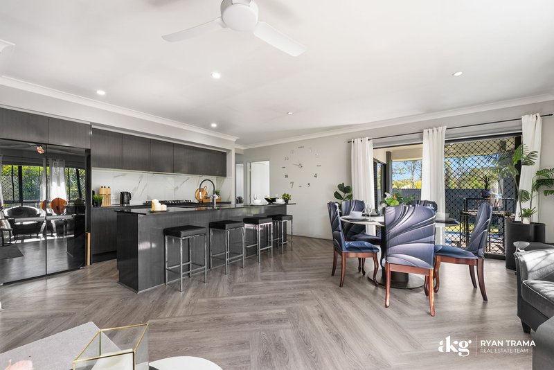 Photo - 32 Sugar Maple Place, Park Ridge QLD 4125 - Image 5