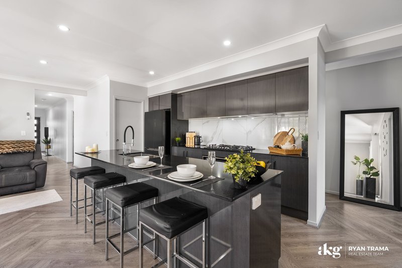 Photo - 32 Sugar Maple Place, Park Ridge QLD 4125 - Image 6