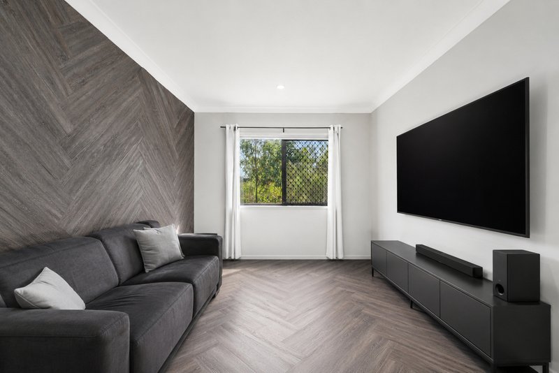 Photo - 32 Sugar Maple Place, Park Ridge QLD 4125 - Image 8