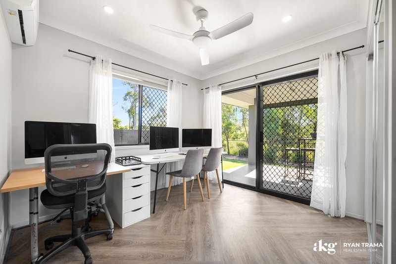 Photo - 32 Sugar Maple Place, Park Ridge QLD 4125 - Image 13