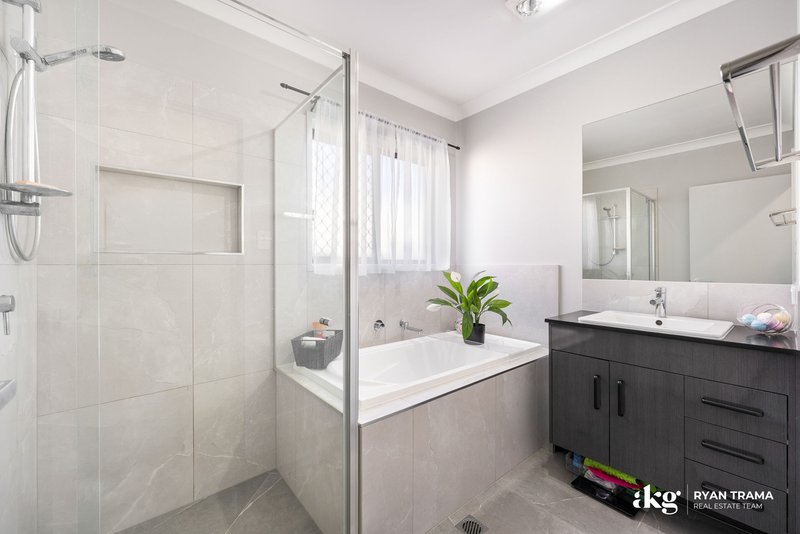 Photo - 32 Sugar Maple Place, Park Ridge QLD 4125 - Image 15