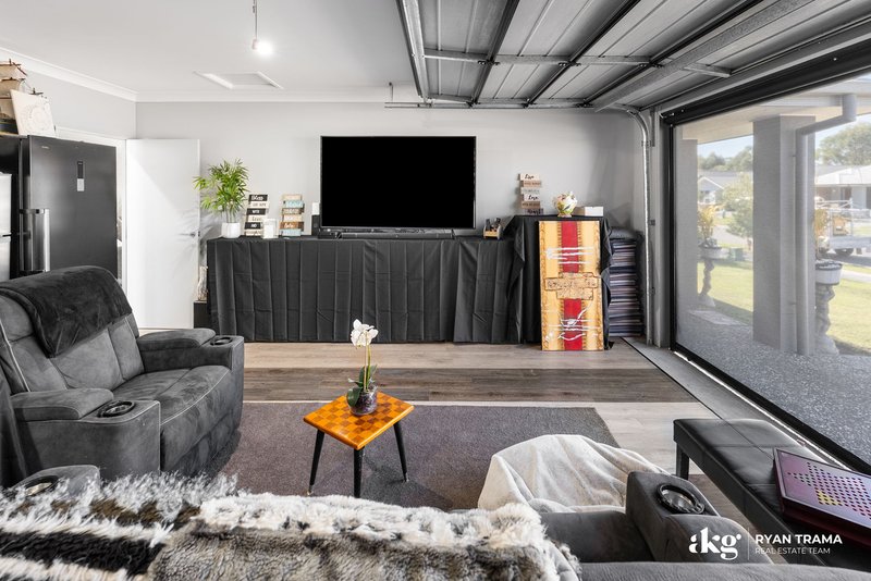 Photo - 32 Sugar Maple Place, Park Ridge QLD 4125 - Image 17