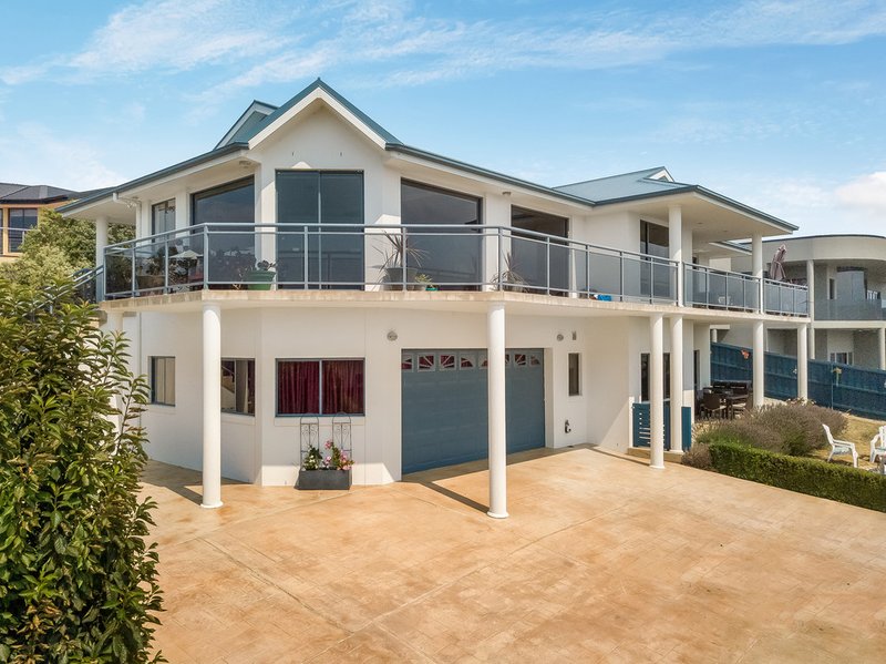 32 Suncoast Drive, Blackmans Bay TAS 7052