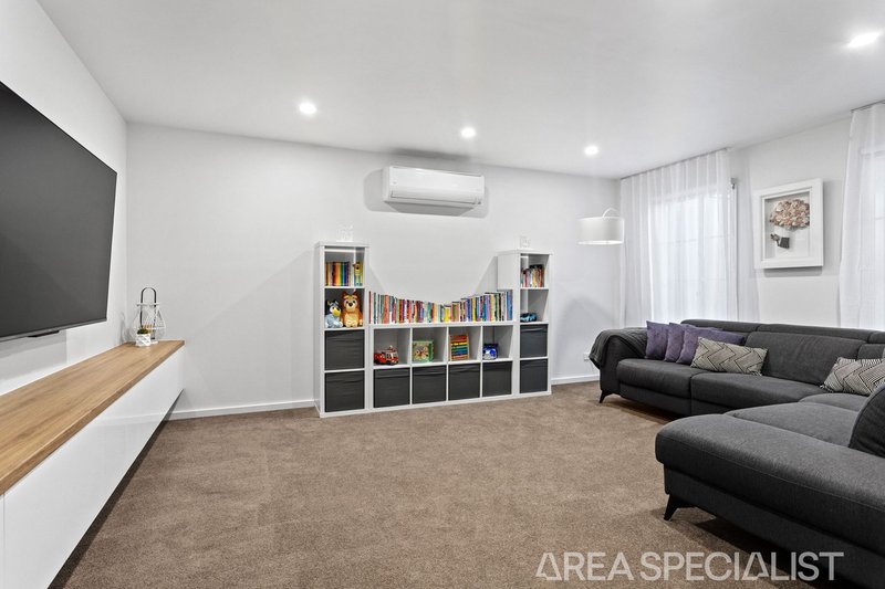 Photo - 32 Sunny Vale Drive, Langwarrin VIC 3910 - Image 10