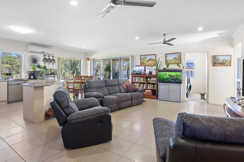 Photo - 32 Sutherland Crescent, Goodna QLD 4300 - Image 5