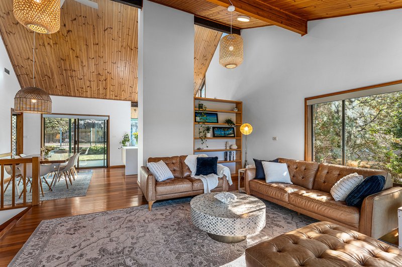 Photo - 32 Sylvan Ridge Drive, Illawong NSW 2234 - Image 3