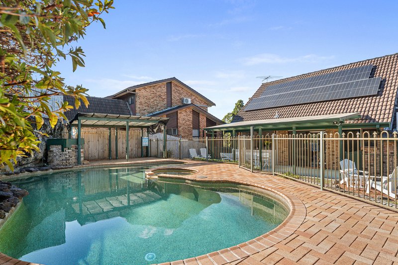 Photo - 32 Sylvan Ridge Drive, Illawong NSW 2234 - Image 5