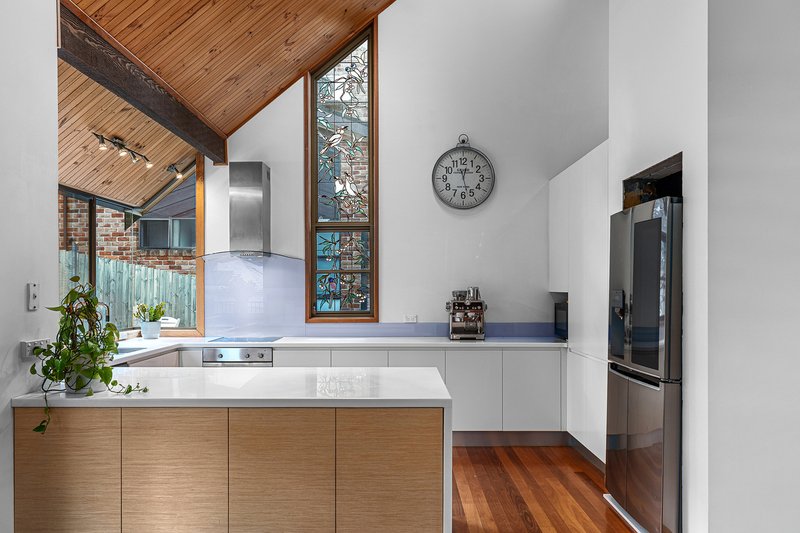 Photo - 32 Sylvan Ridge Drive, Illawong NSW 2234 - Image 7