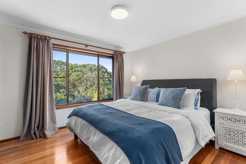 Photo - 32 Sylvan Ridge Drive, Illawong NSW 2234 - Image 13