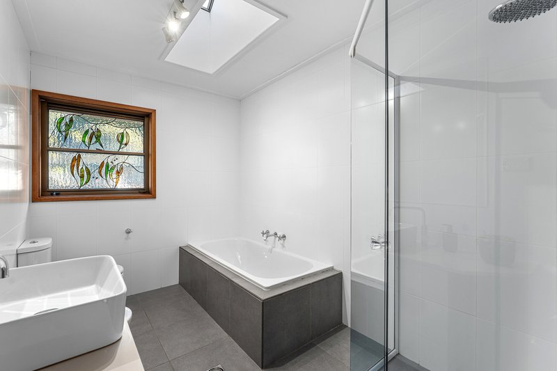 Photo - 32 Sylvan Ridge Drive, Illawong NSW 2234 - Image 17