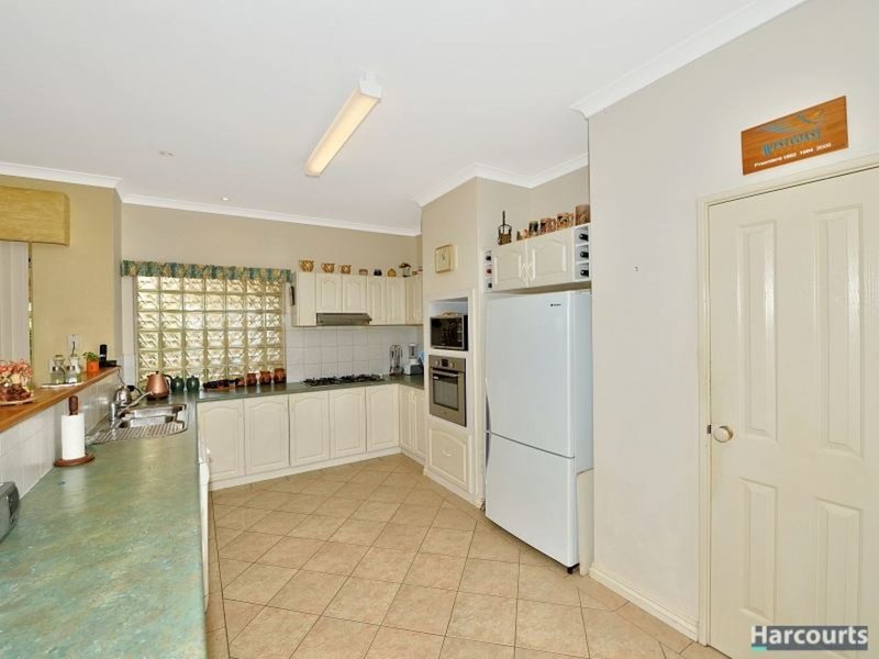 Photo - 32 Tasman Loop, Dudley Park WA 6210 - Image 4