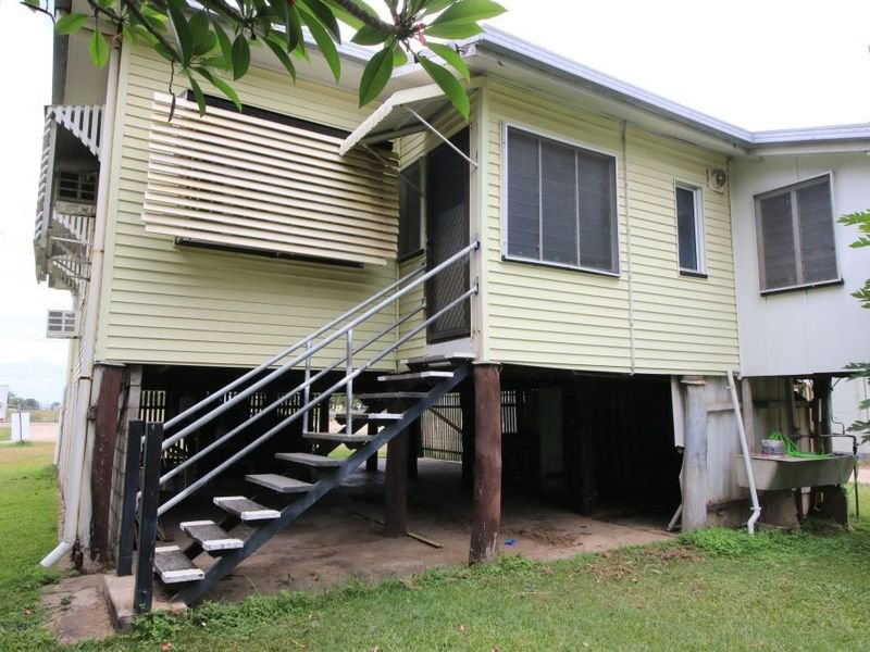 Photo - 32 Tenth Street, Home Hill QLD 4806 - Image 12